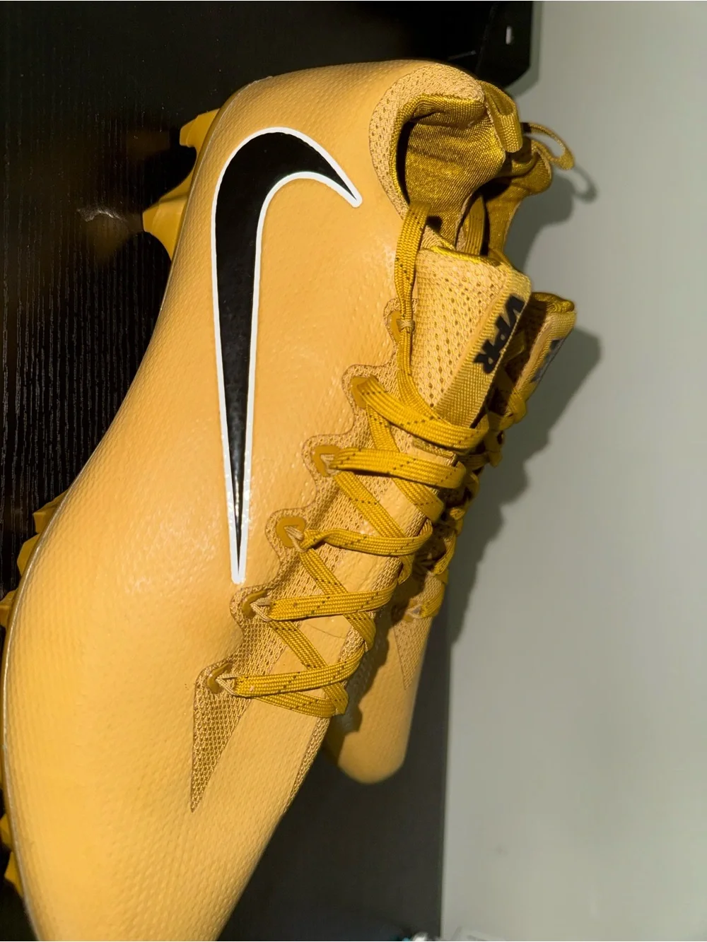 Nike Men's Golden Yellow Black Swoosh Football Cleats